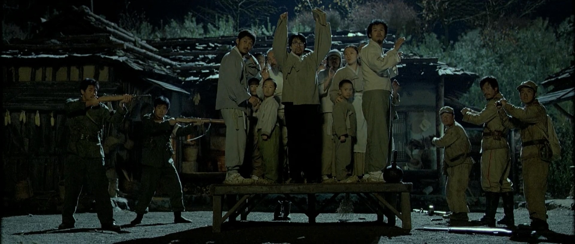 Escena de Welcome to Dongmakgol (2005)